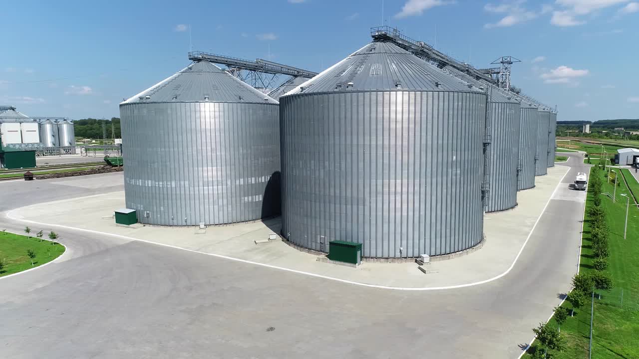 飼料生產(chǎn)的關(guān)鍵素材與技術(shù)優(yōu)化